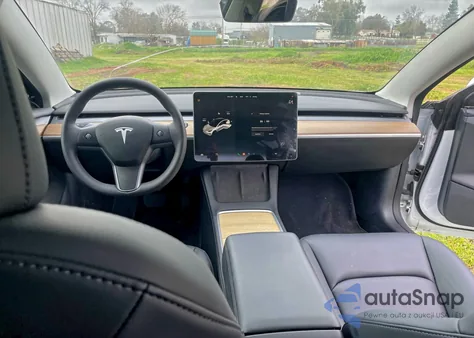 2022 Tesla Model 3 z USA, uszkodzony, nr VIN 5YJ3E1EBXNF250465